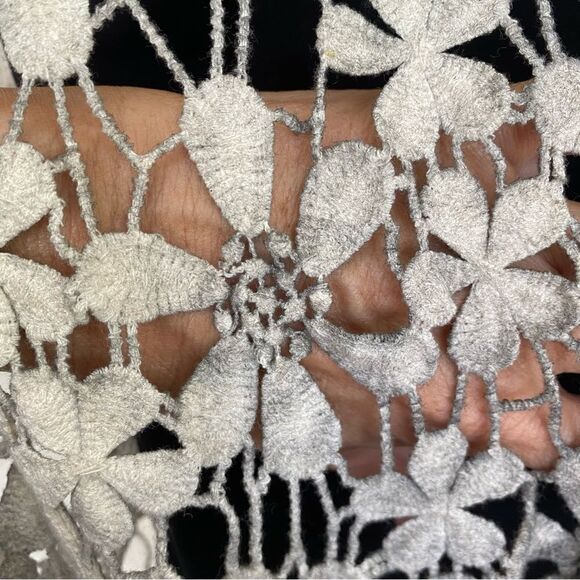 India Boutique Gray Floral Crochet Fringe Sleeveless Top Overlay - Plus - Picture 5 of 9